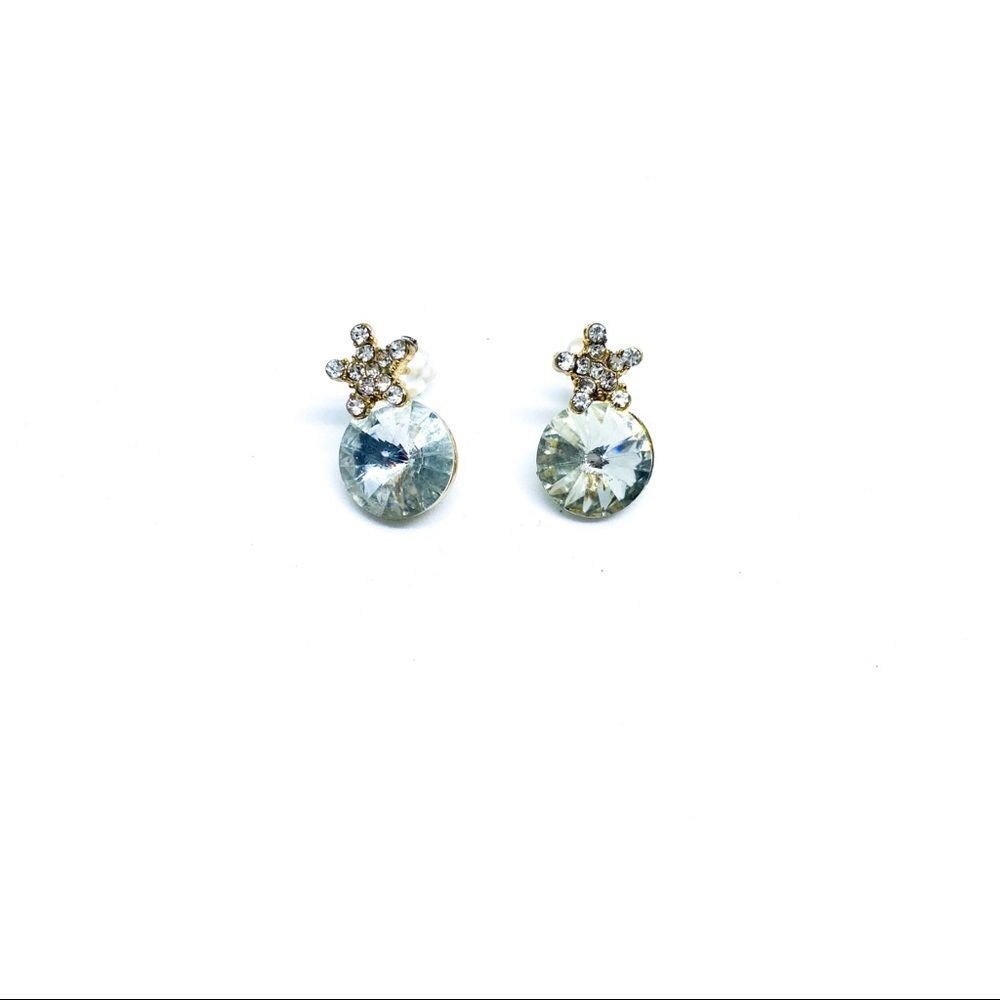 NWT Rhinestone Star Gold Post earring